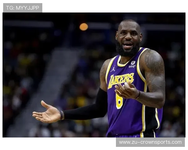 勒布朗光是出门吃个饭都像是走红毯，这生活谁扛得住啊？