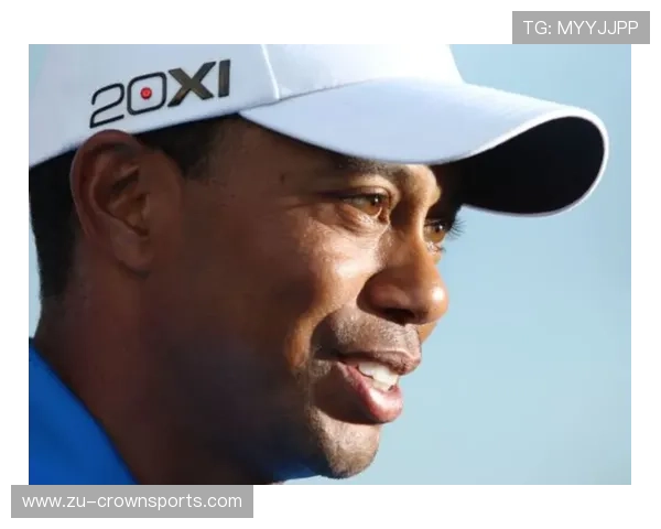 泰格伍兹穿得比我还随意，真以为他是来打高尔夫还是来逛街的？